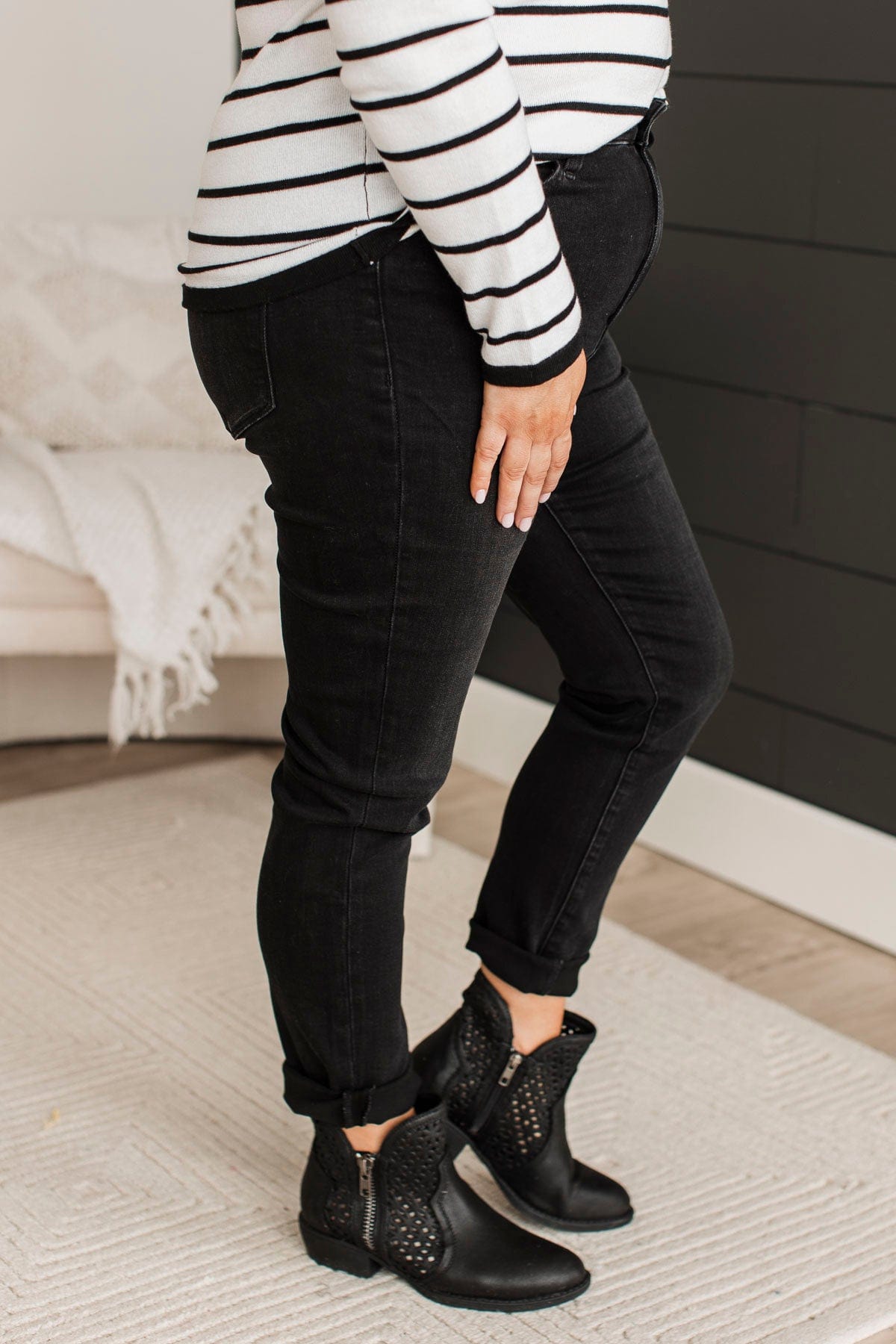 Vervet High-Rise Skinny Jeans- Marilyn Wash – The Pulse Boutique