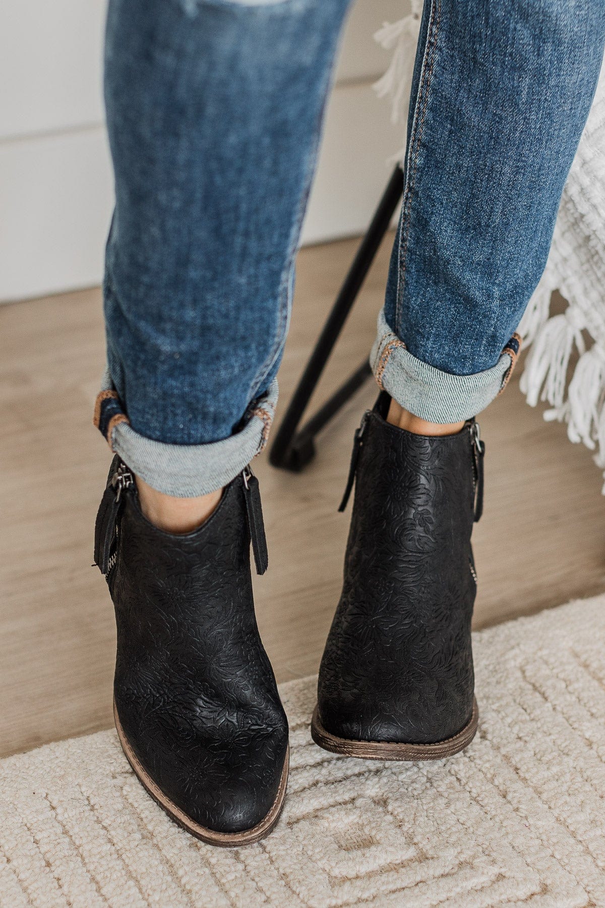 Very G Chisel Booties- Black – The Pulse Boutique