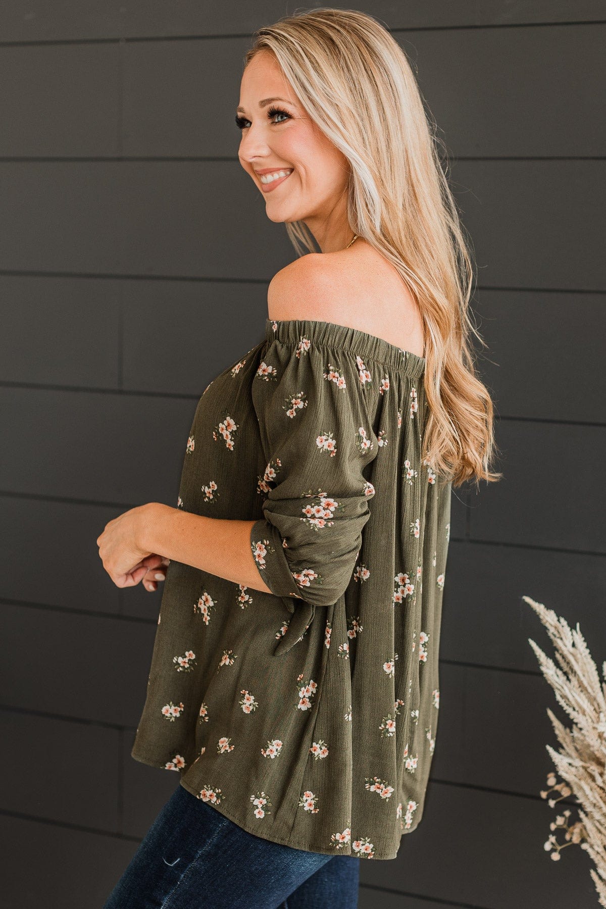 Olive off discount the shoulder top