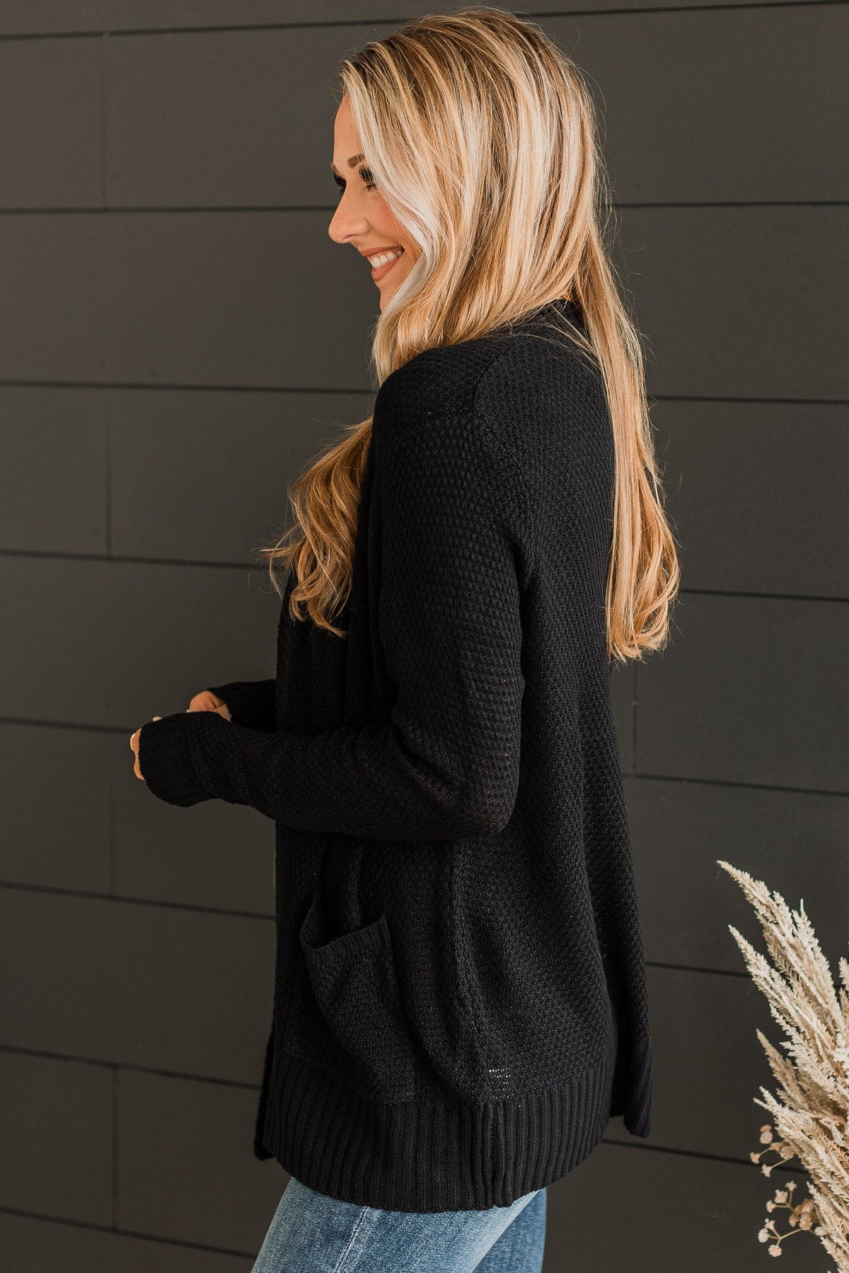 Black open outlet knit cardigan