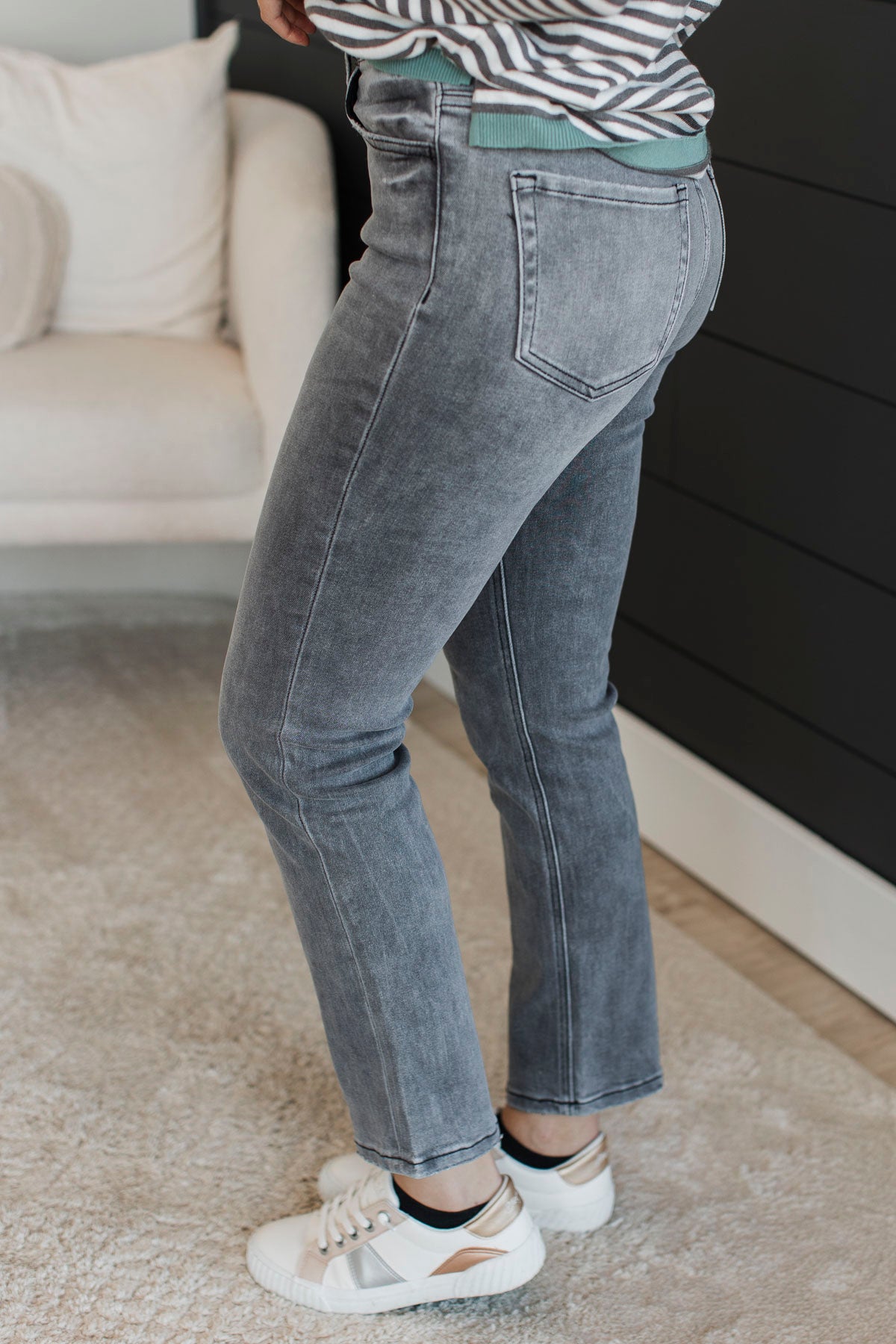 Vervet Slim Straight Jeans- Wilma Wash