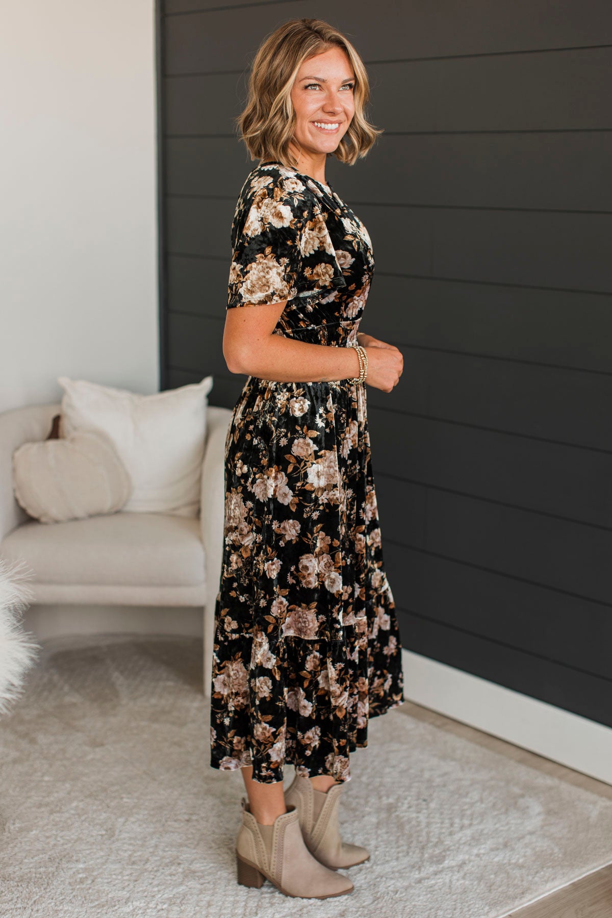 Lady In Love Floral Midi Dress- Black