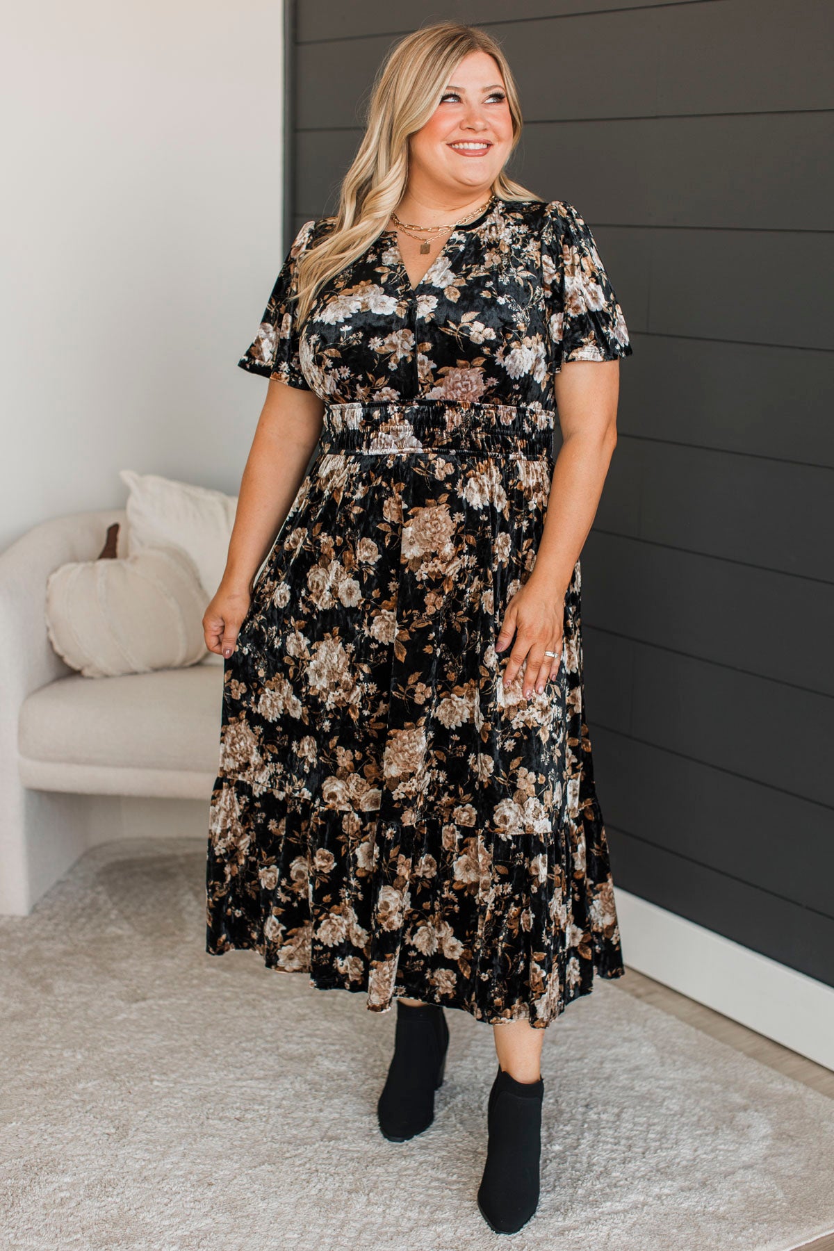 Lady In Love Floral Midi Dress- Black