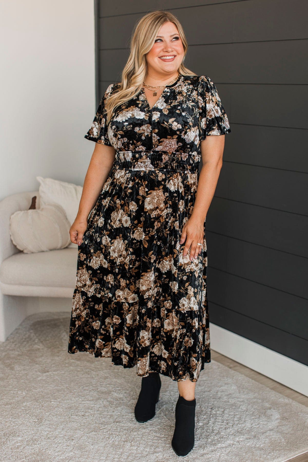 Lady In Love Floral Midi Dress- Black