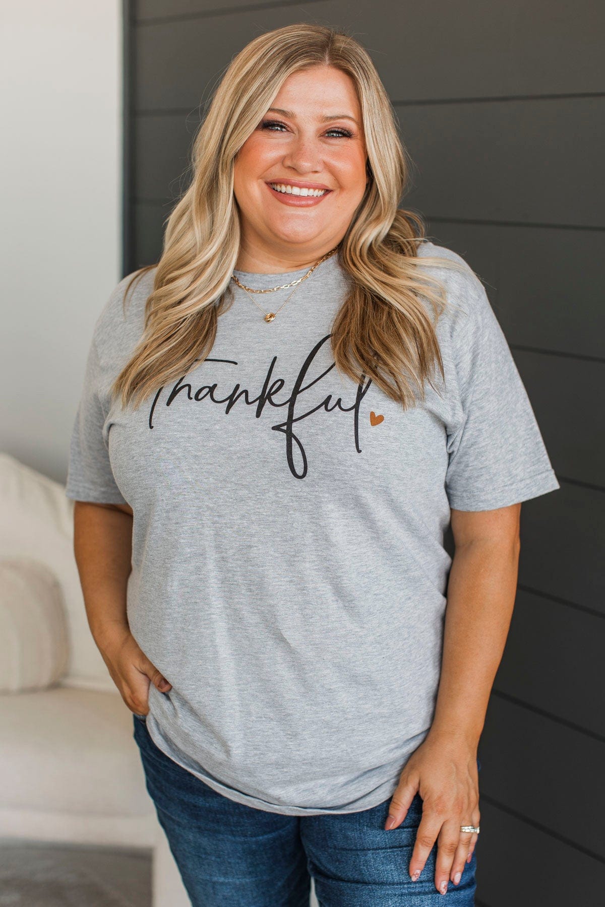 "Thankful" Cursive Graphic Tee- Heather Grey