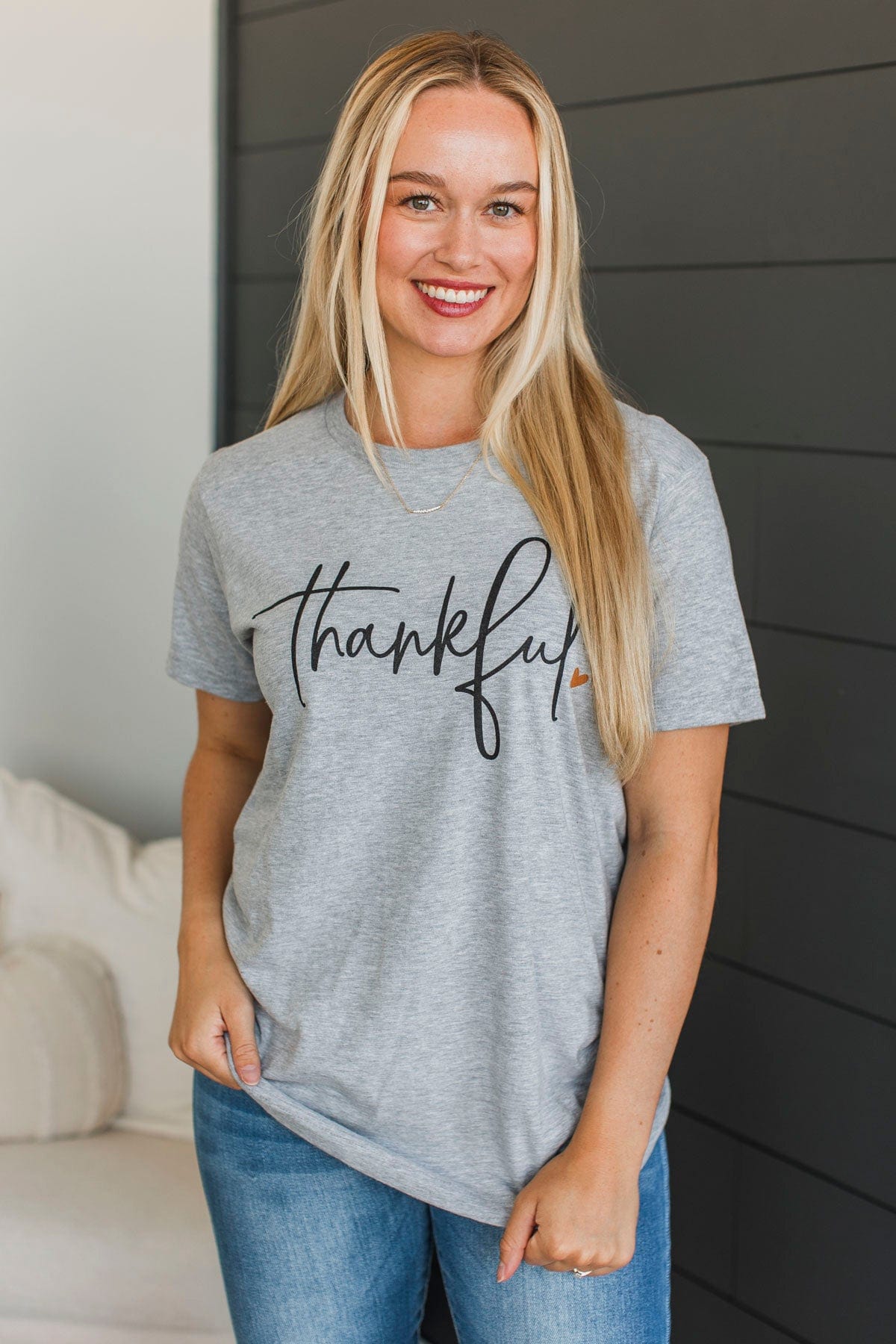 "Thankful" Cursive Graphic Tee- Heather Grey