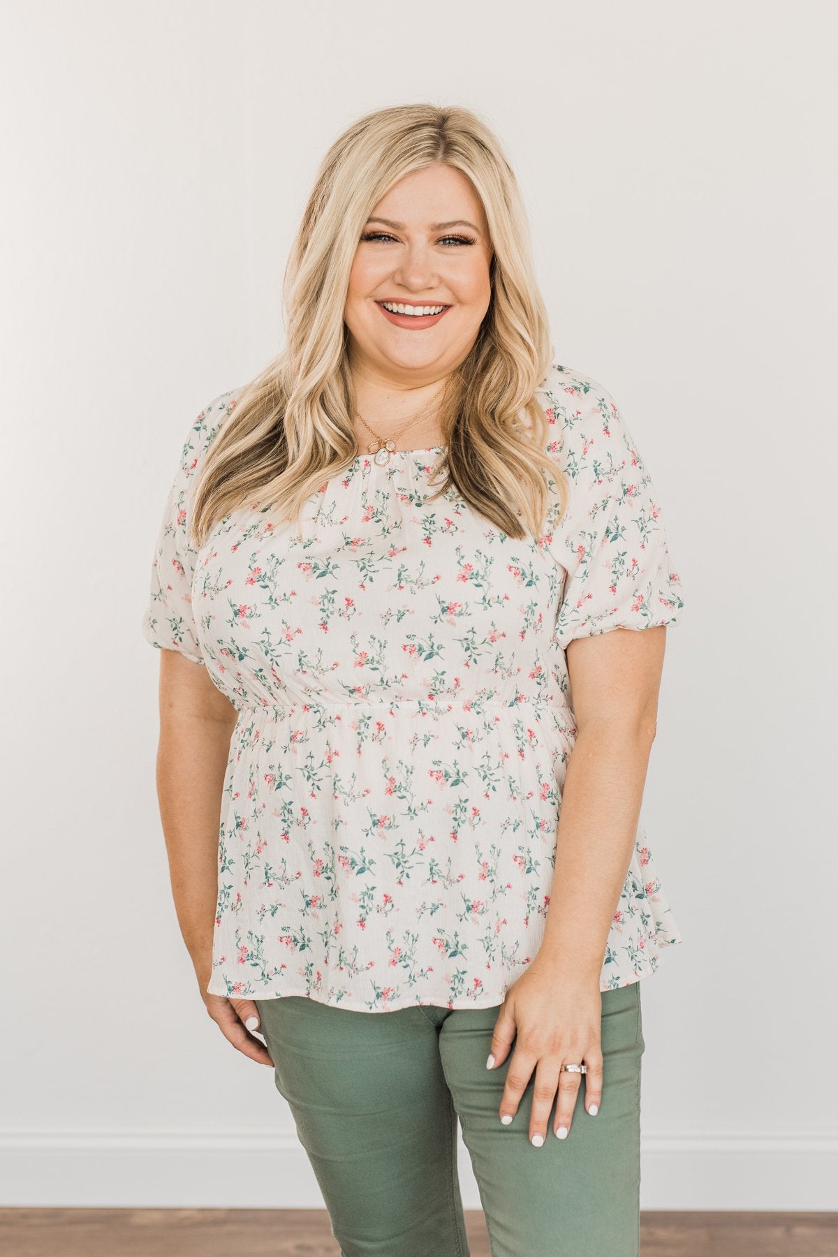 A Good Thing Floral Blouse- Ivory – The Pulse Boutique