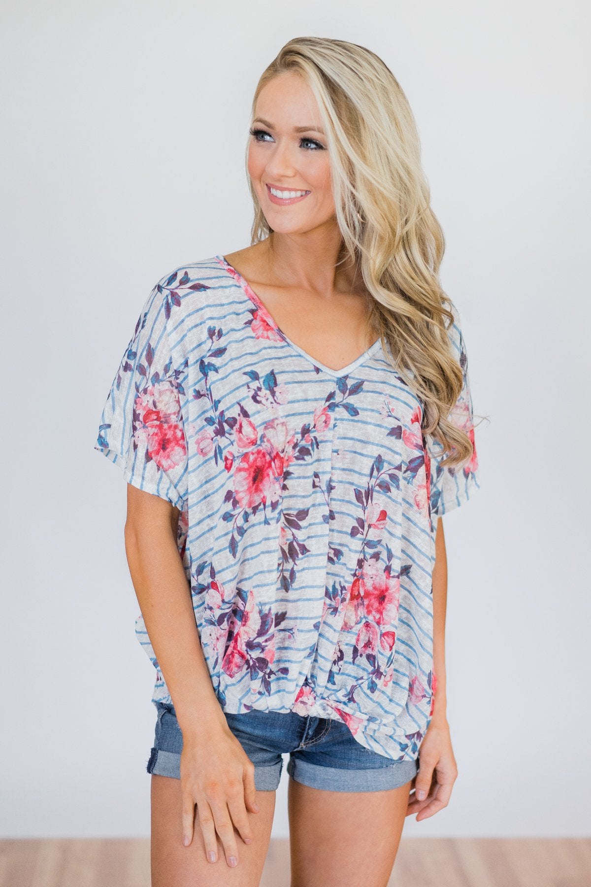 Where You Are Floral Knot Top- Blue – The Pulse Boutique
