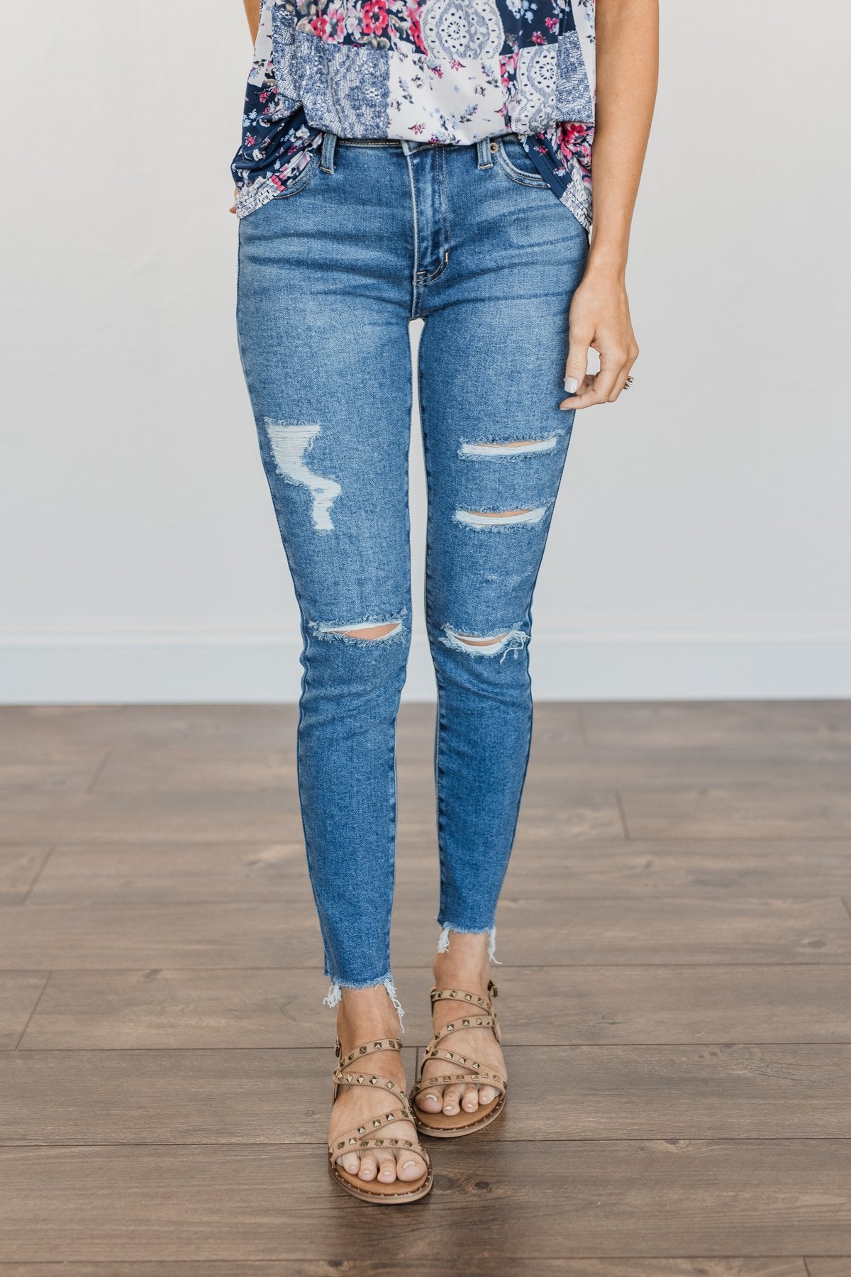 Just USA Distressed Skinny Jeans- Lennox Wash – The Pulse Boutique