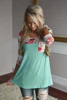 Spring Garden Floral Top ~ Mint