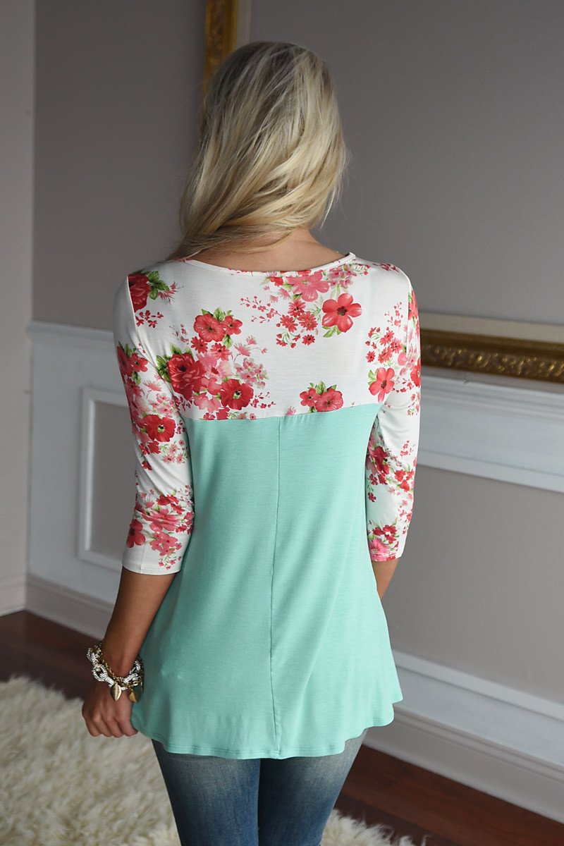 Spring Garden Floral Top ~ Mint